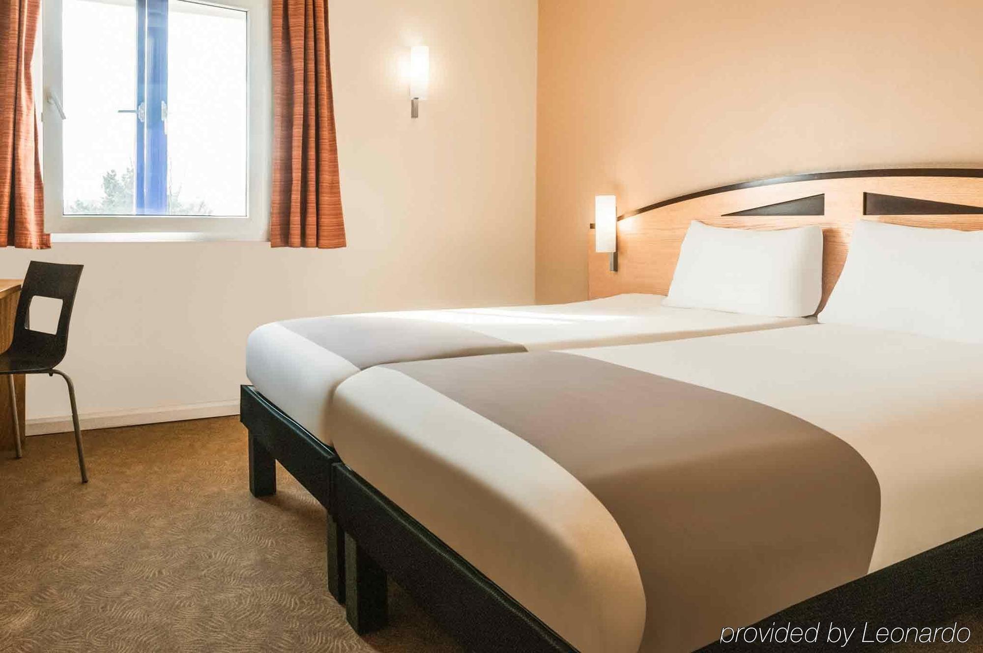 Ibis Rotherham East - Exterior photo